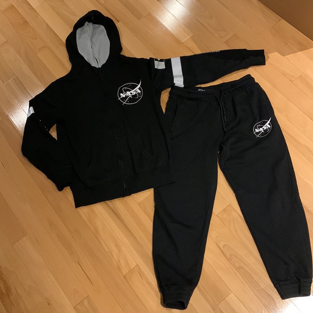 Peepin & Creepin Astronaut Black, White & Silver Hoodie & Jogger Set - size L